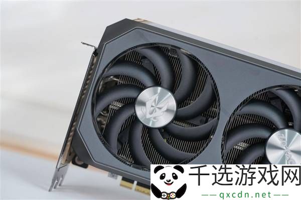 索泰RTX-5070-Ti-AMP-EXTREME-INFINITY显卡图赏：独特无限镜设计-散热性能再升级！